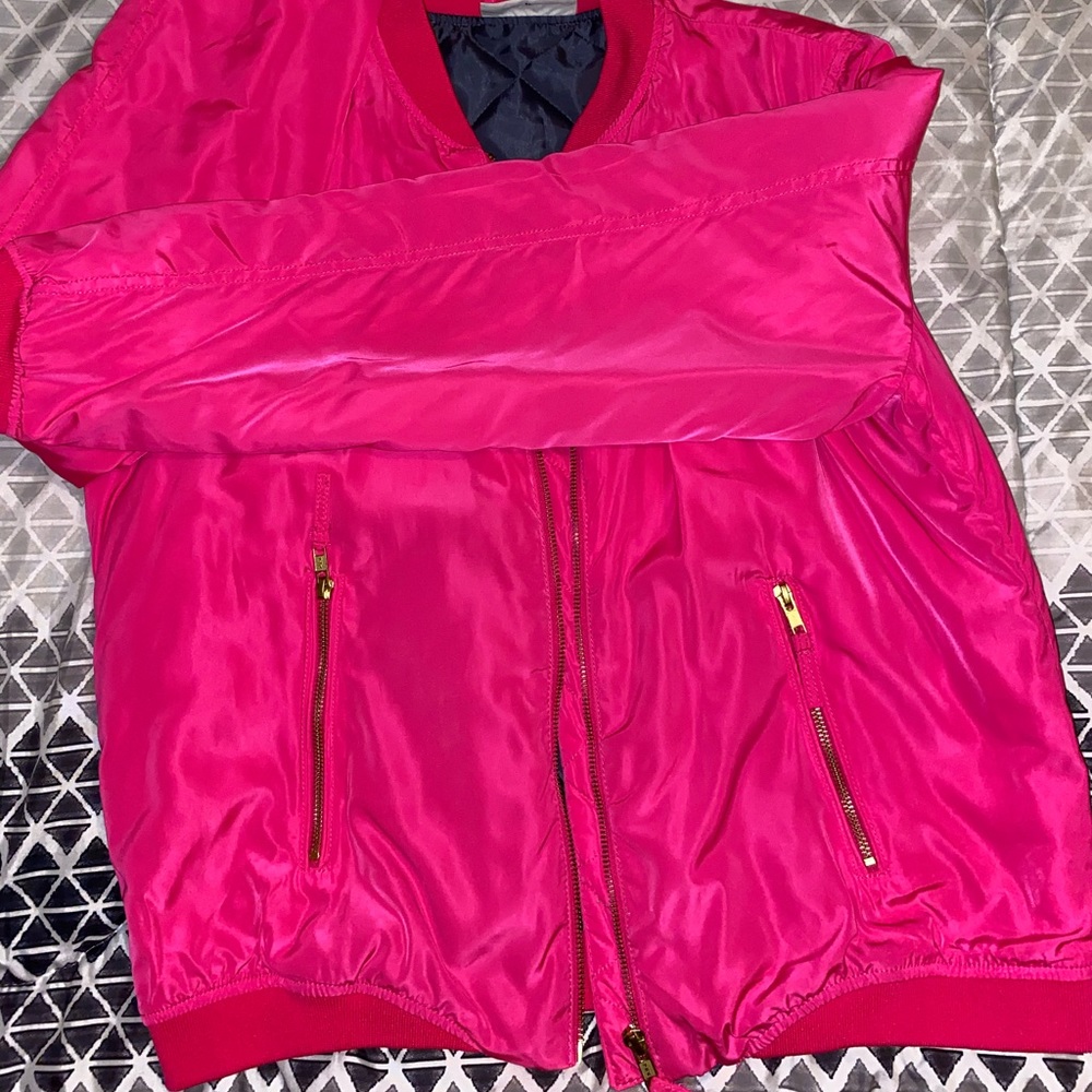 Pink neon jacket! Very cute, comfy and stylish if you know how to style it…